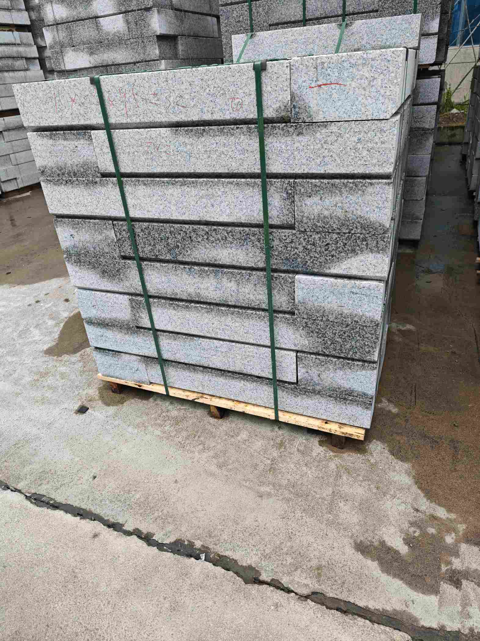 淮南芙蓉白路牙石，马路牙子