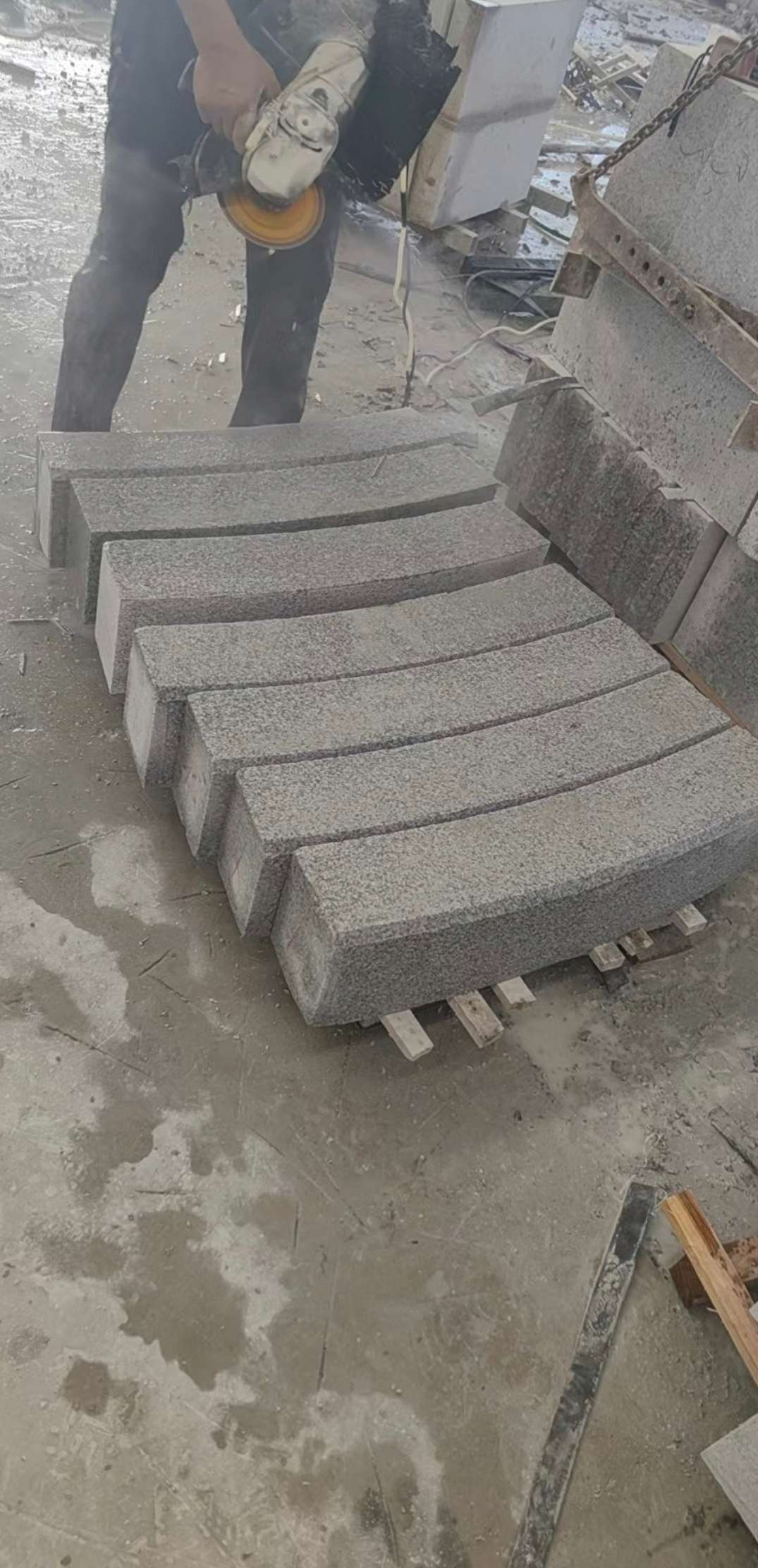 淮南芝麻白弧形路牙石